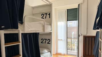 Dormitorio condiviso Standard, per sole donne (Ensuite Bathroom, 6 pax) | Insonorizzazione, Wi-Fi gratuito, lenzuola