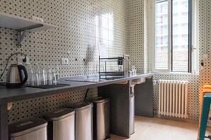 Fridge, cookware/dishes/utensils - Bovisa Urban Garden (Milan)