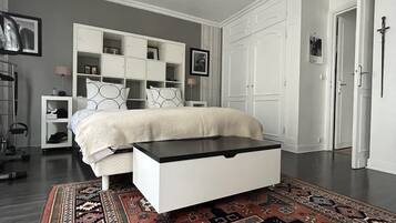 2 habitaciones, escritorio, wifi y ropa de cama