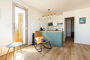 Mikrovågsugn, spishäll och diskmaskin