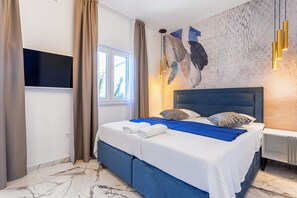 Premium bedding, in-room safe, desk, blackout curtains - Villa Capitis in the Centre- Exclusive Apartment – Stunning Fortress View (Hvar)