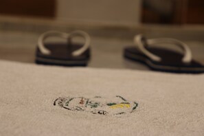 Standard Double Room | Bathroom | Slippers