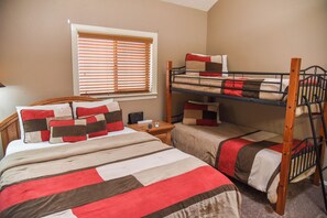 2 bedrooms, free WiFi, bed sheets