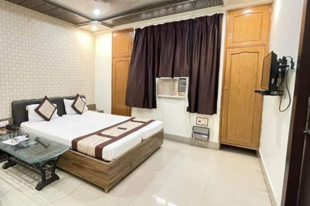 Superior Double Room, Multiple Bedrooms, City View | Free WiFi, bed sheets