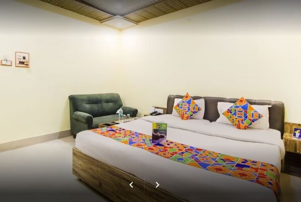 Free WiFi, bed sheets - Goroomgo R.P. International Patna (Patna)