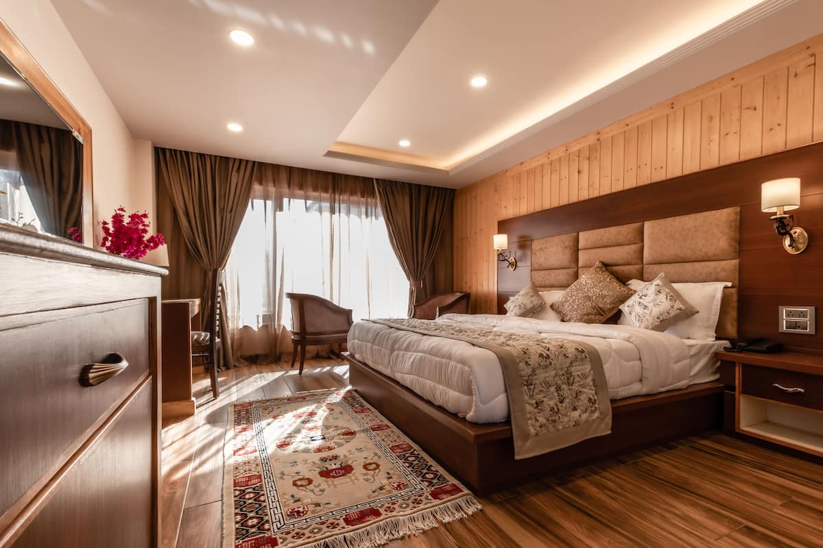 Premier Room | Desk, laptop workspace, free WiFi, bed sheets