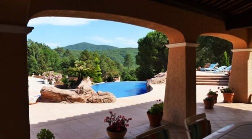 Villa de Standing Proche de Sainte-maxime