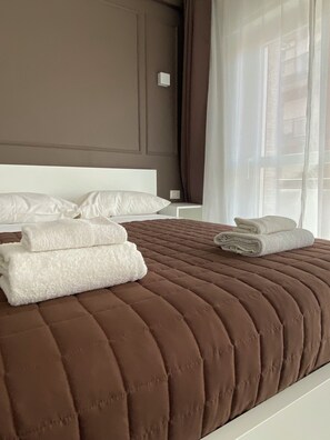 Comfort Quadruple Room, City View - Quintino Sella rooms (Bari)