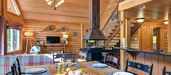Le Scandinave | Billard, Spa | Authentic Log Cabin