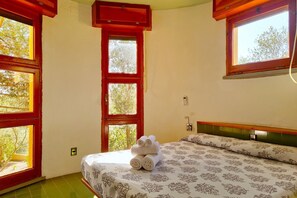 3 chambres, fer et planche à repasser, Wi-Fi, draps fournis