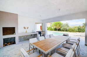 Outdoor dining - Villa Dreamview by Aneo Travel (Matulji)