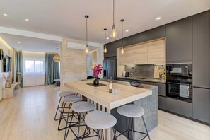 Fridge, microwave, oven, dishwasher