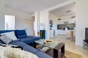 TV - Villa Pura Vida by aneo travel (Grizane)