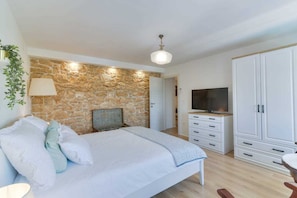 4 chambres, fer et planche à repasser, Wi-Fi gratuit, draps fournis