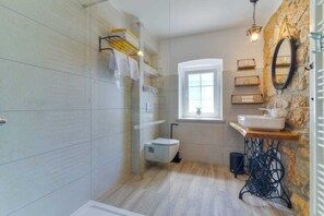 Hair dryer, towels