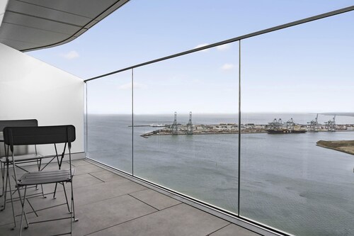 Penthouse paradise on 39th floor