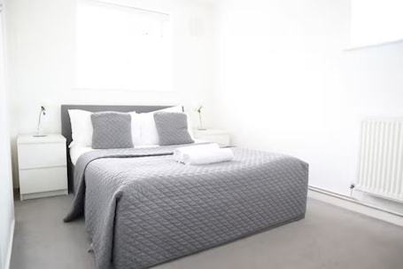 1 Schlafzimmer, kostenloses WLAN, Bettwäsche. TTSA- Essential 1 Bedroom Apt Balham-Free Parking
