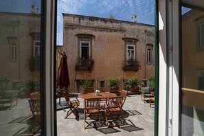 Interior - CENTRAL Designer Apartment, Toledo + Terrace (Napoli)