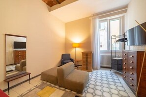 Living area - CENTRAL Designer Apartment, Toledo + Terrace (Napoli)