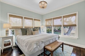 5 bedrooms, iron/ironing board, free WiFi