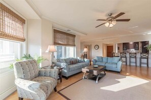 Living area - Residence 412 at The Grand (Wildwood)