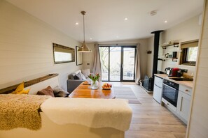 Deluxe Cabin, Ensuite (Black Moss Cabin ) | Interior