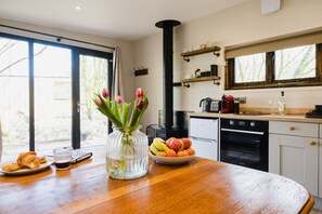 Deluxe Cabin, Ensuite (Black Moss Cabin ) | Interior