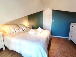 2 habitaciones, cuna de viaje, wifi y ropa de cama 