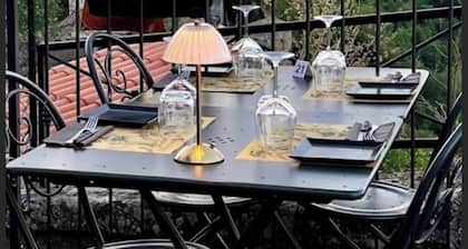 Ancient private villa with exclusive Garden and pool.