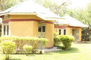Comfort Cottage | 6 bedrooms, Egyptian cotton sheets, premium bedding, desk
