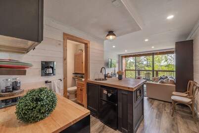 *New*  Studio in Tahoe Donner - Amenities galore! ~Sun and Snowpeak