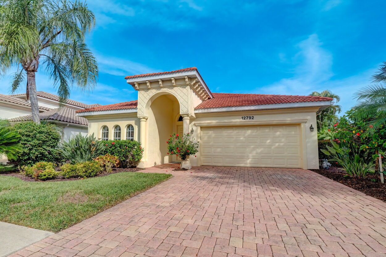 Immaculate 3br pool home, great Club amenities, pet friendly