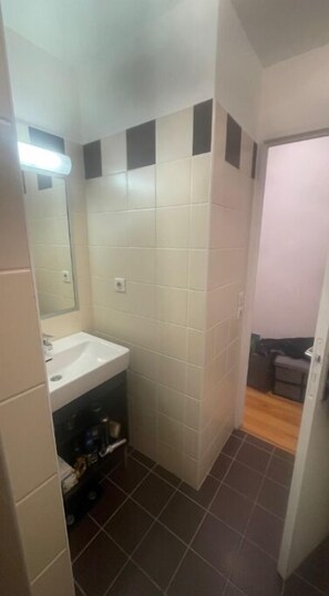 Handtücher, Seife, Toilettenpapier