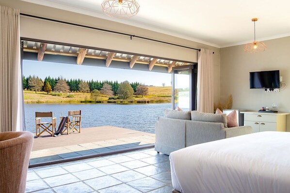 Minibar, decoración personalizada, wifi gratis y ropa de cama