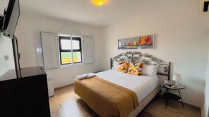 Chambre Standard | Rideaux occultants, fer et planche à repasser, Wi-Fi gratuit