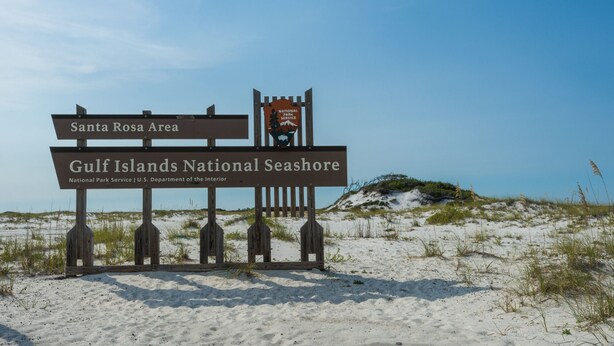 Miscellaneous - 🌴🌞4BR with Mulitple Decks | Walk to Beach + Soundside Access | Breezin Home (Navarre)