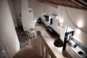 Casa | Cozinha privada | Frigobar, micro-ondas, cooktop, máquina de café expresso