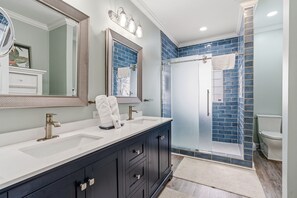 Shower, towels - Luxurious private beach house w/pool, pet friendly + Free Attraction Tickets! (North Myrtle Beach)