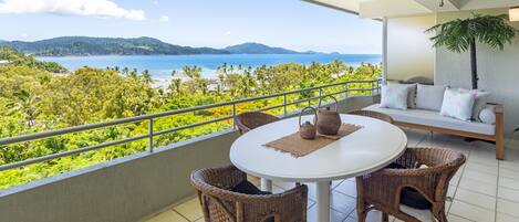 تناول الطعام بالخارج