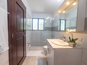 Shower, towels