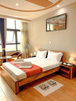 Deluxe Room, 1 Double Bed | Minibar, in-room safe, desk, laptop workspace - Valiha Hotel (Antananarivo)