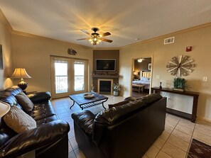 TV, peis og DVD-spiller