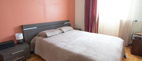 1 bedroom, desk, iron/ironing board, free WiFi