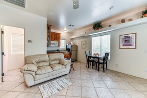 Apartment (0 Bedroom) | Interior