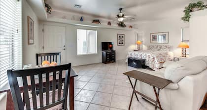 4 Mi to San Tan Mtn Trails: Arizona Studio!