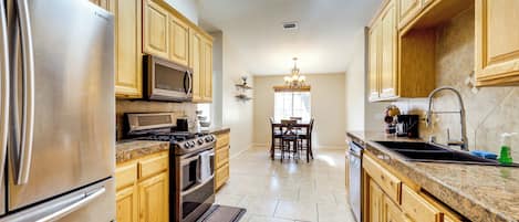 House (4 Bedrooms) | Interior