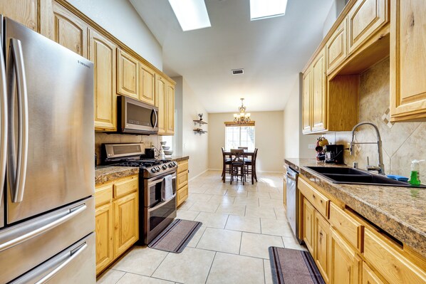 House (4 Bedrooms) | Interior