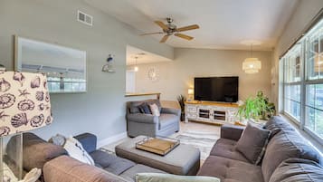 Rumah (2 Bedrooms) | Bagian depan properti