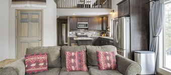 Hike + Ski: Grand Lake Cabin w/ Mtn-view Deck