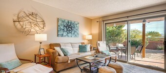 Pet-friendly Green Valley Home w/ Golf Gear!